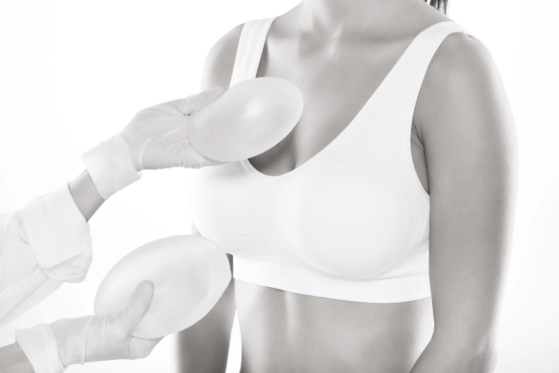 Minimalinvasive Brustvergrößerung Wien Dr. Handl